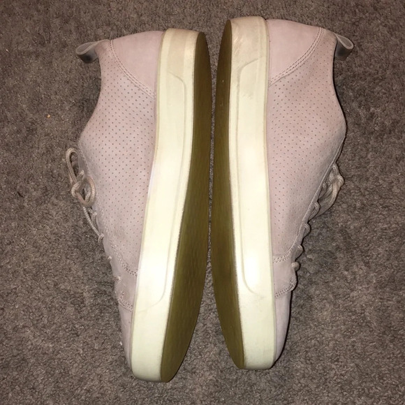 ECCO Men’s Soft 8 Moonrock Perforated Leather Sneakers - Picture 3 of 8